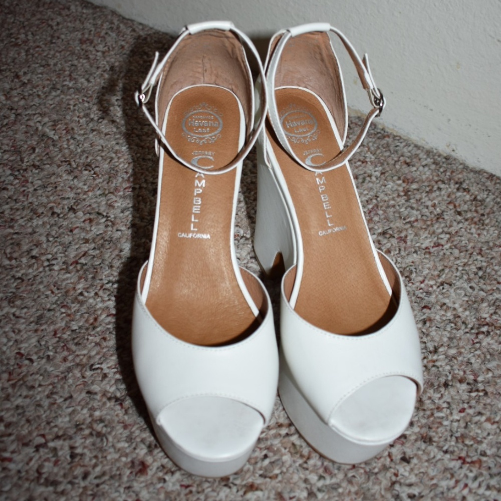 Jeffrey Campbell 'Brazen' - Picture 3 of 6